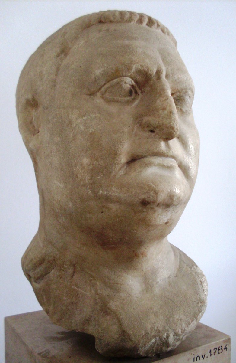 April 14, 69 AD, in the year of the 4 emperors, General Vitelius defeated #RomanEmperor Otho at the First Battle of Bedriacrum.  2 days later , Otho, who had Emperor Galba assassinated in January to seize power, would commit suicide.  Vitelius would become the 3rd Emperor since