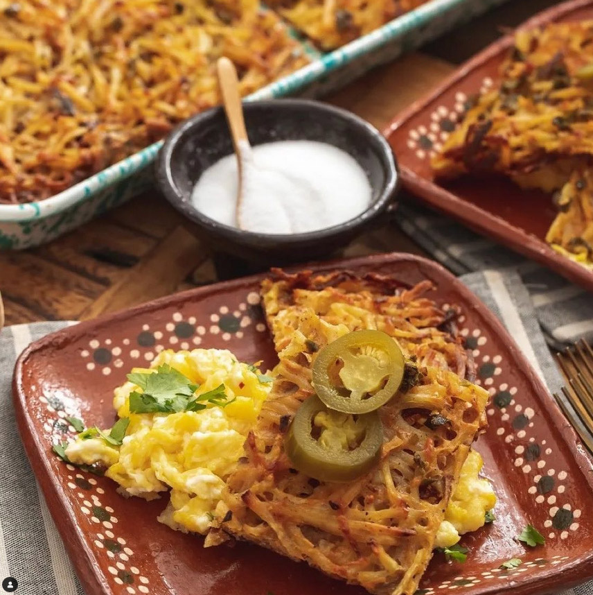 Thanks, Vianney for creating another amazing recipe with our all-natural Hash Browns. Reposted from Vianney @SweetLife 🍴Spicy Sheet Pan Hash Browns🍴Recipe: sweetlifebake.com/spicy-sheet-pa… 🍴Spicy sheet pan hash browns made with frozen hash browns, cheese, butter, & pickled jalapenos.
