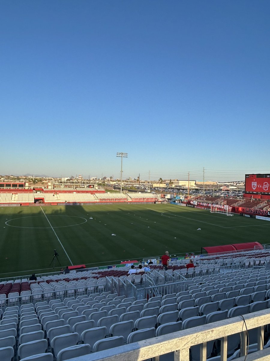 Rumor has it you’ll be seeing my face on ESPN+ tonight 👀 Phoenix Rising vs. Colorado Springs Switchbacks kicks off at 7:30pm local here in the valley of the ☀️ Let’s have some fun!