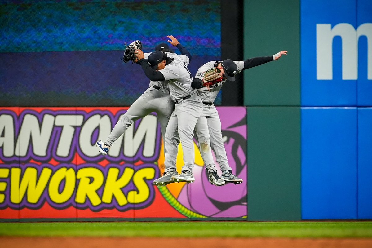 Yankees's tweet photo. Series Win Secured. 

#RepBX https://t.co/Etg7YCa9sh