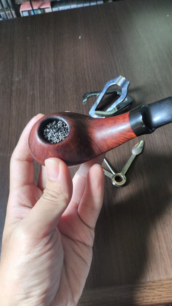 nata_suji's tweet photo. 今日のパイプ😄
KARL ERIK作
HAND MADE
DENMARK 3
握りやすくて咥えやすいお気に入りのパイプです🥰
#パイプスモーキング
#PipeSmoking
#ハンドメイドパイプ
#HandmadePipe https://t.co/RCF3Mhm5HQ