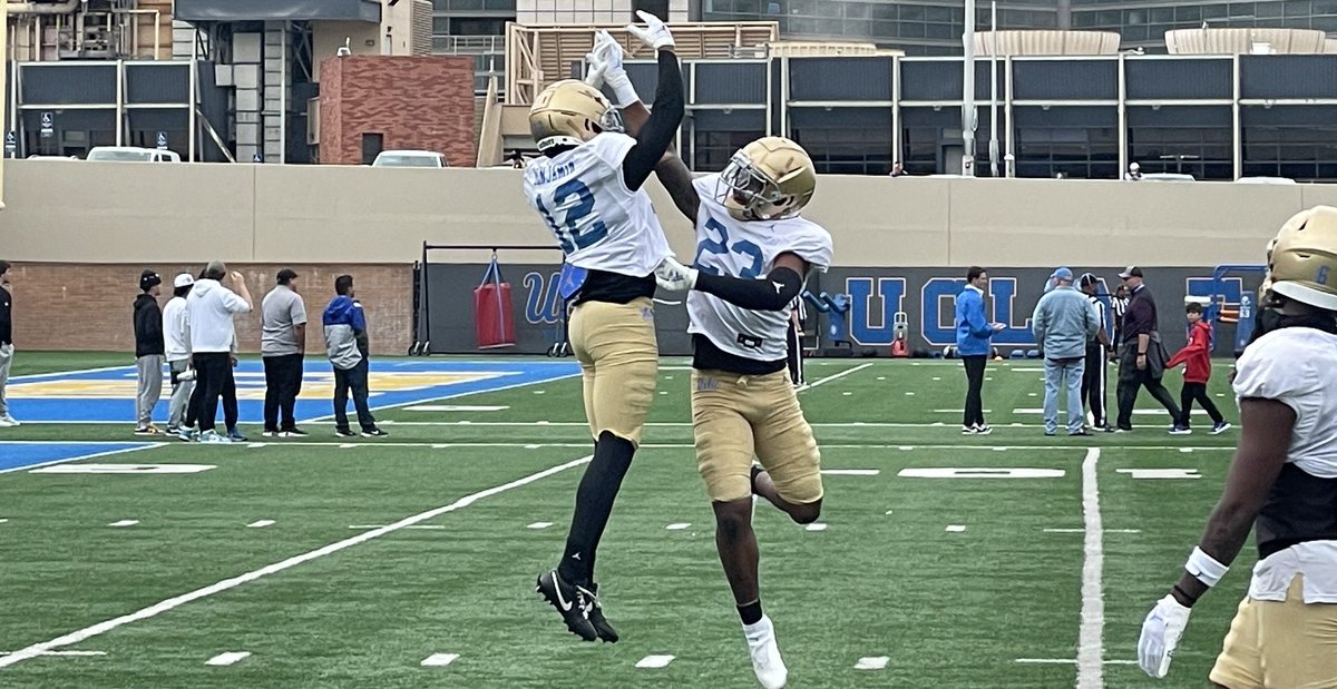 Here is a collection of videos we posted on Twitter from #UCLA football's practice on Saturday. 247sports.com/college/ucla/a…
