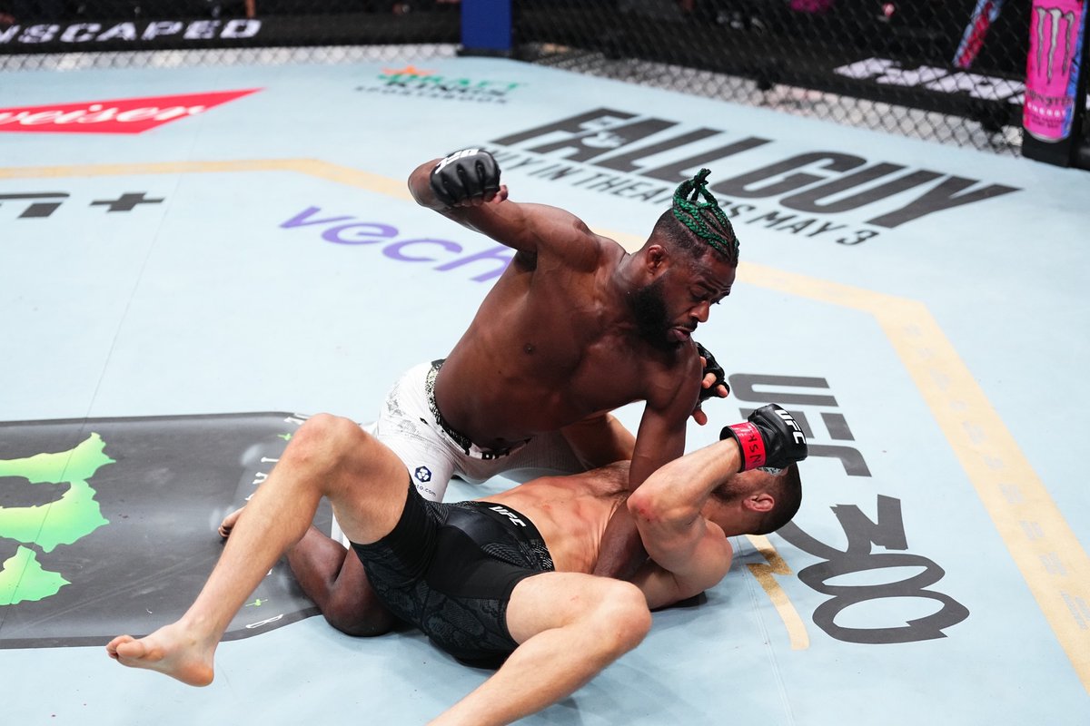 Dominant performance in his featherweight debut 🙌 @FunkMasterMMA | #UFC300