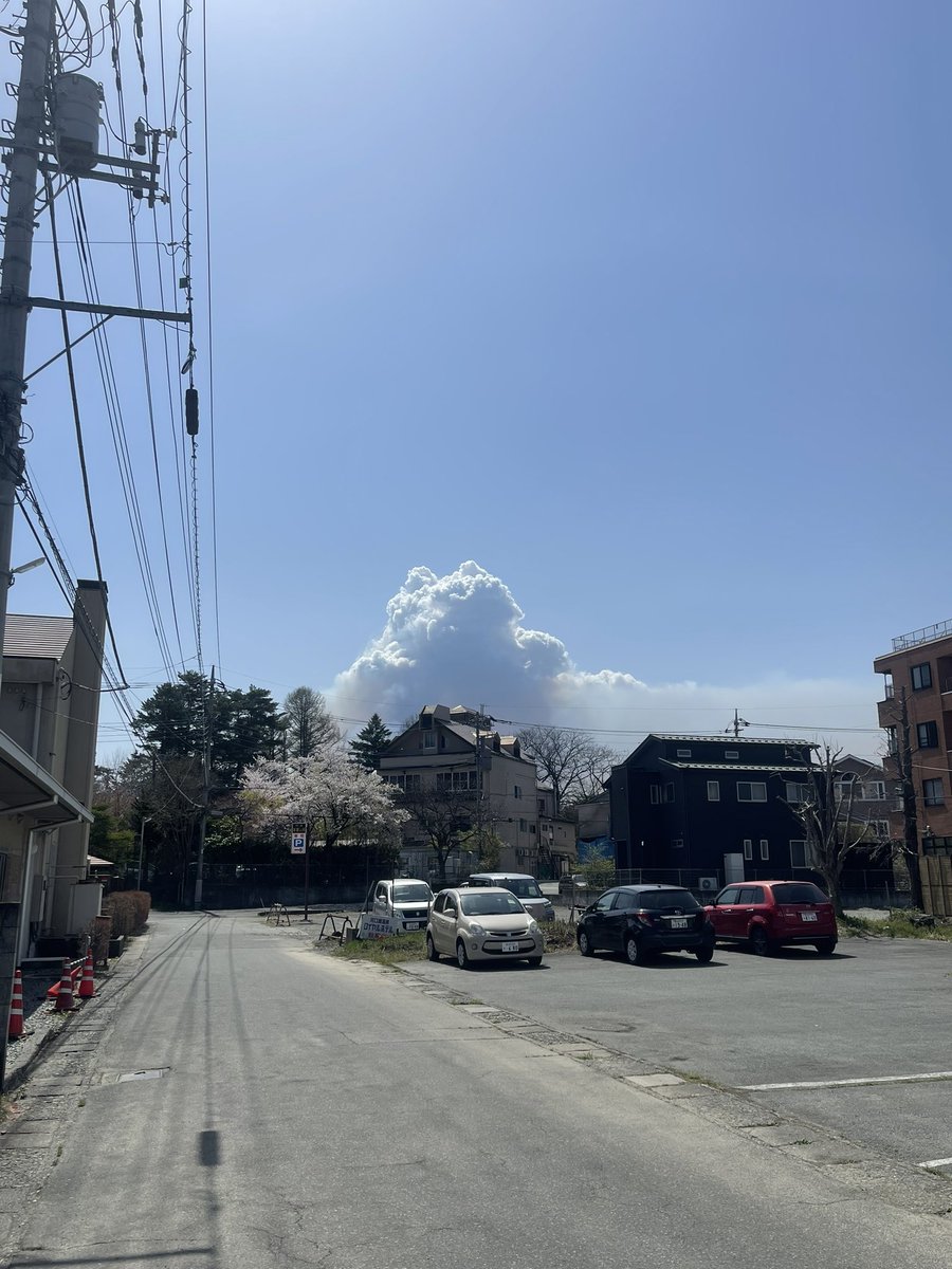 joooozu's tweet photo. 先程のは局所的な雨雲　入道雲でした
お騒がせ致しました😅 https://t.co/Vmq8AtdCO1
