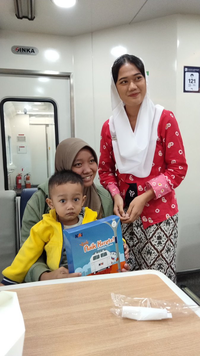 Terimakasih <a href="/KAI121/">Kereta Api Indonesia</a> dapet mainan 😁