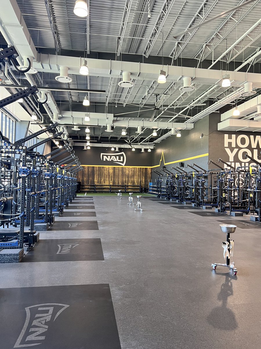 CChavezFB's tweet photo. Thanks to @NAU_Football @CoachSwanson_ for the hospitality, views and facilities! Was great to see former Champion @CurrieMyseth πͺπ½ Canβt wait for this summer! #ChavezMade
@AmareBell12 26 DE
@NevinMcclain22 26 WR
@peytonstokes13 25 WR
@MasonPenrod8 27 QB
@AnttwonTaltonJr 27 WR https://t.co/siq3IuyEz7