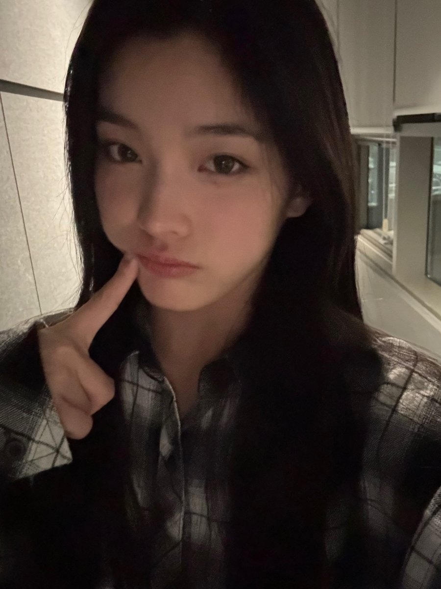 picsillit's tweet photo. #IROHA Weverse Update https://t.co/NwUADqw4NT