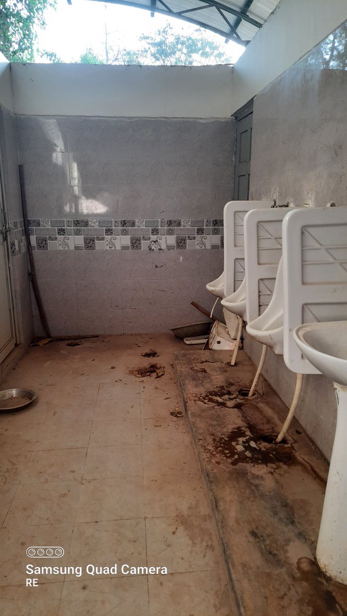 State of the toilet in Agara Lake. @swaccha_bbmp #Agara @bommanhallibbmp #Bengaluru @BBMP