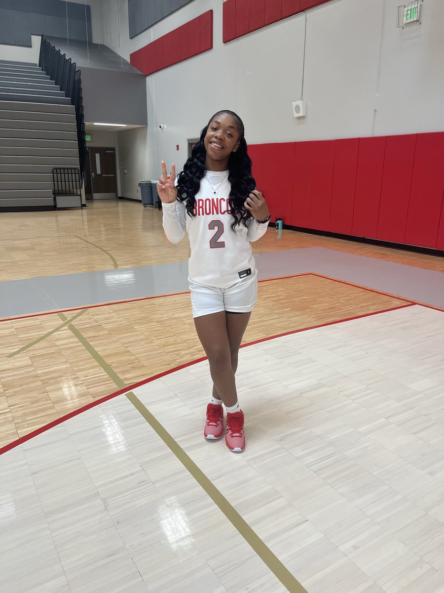 cassidy_gladney's tweet photo. Beauty and Ball…👗🏀
Get you someone that can do BOTH!!!
#uncommitted #notcommitted https://t.co/TMLZkuTeBO