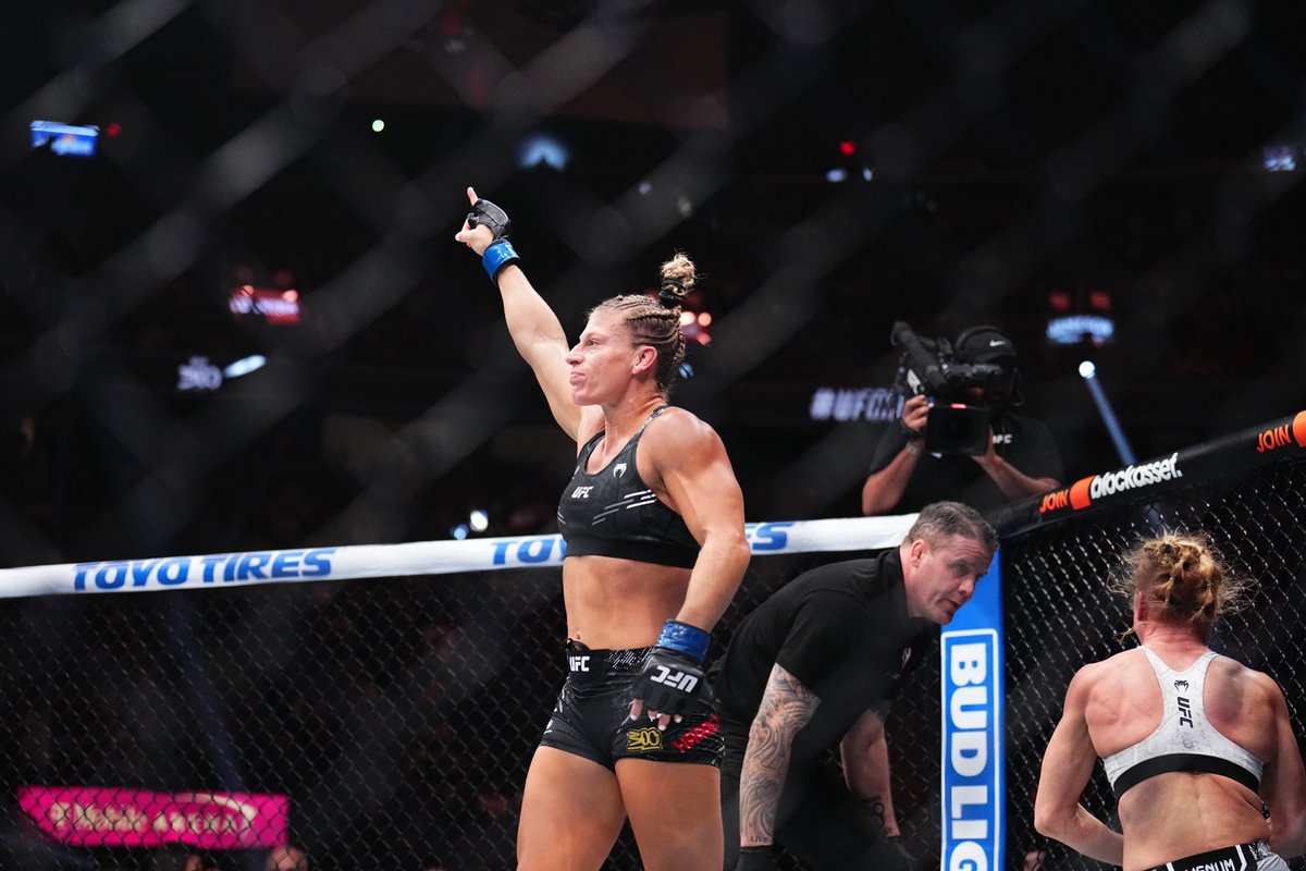 Kayla Harrison ufc debutundə exchampion Holly Holm təslim edir #UFC300
