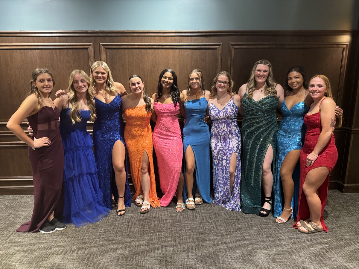 Before ---->> AFTER 🔥🔥🔥
Prom Night 💃Our girls clean up pretty nice!!
#FearTheTradition