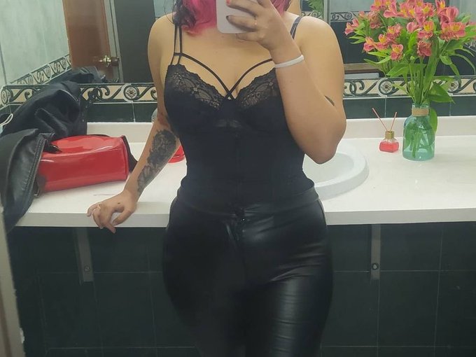 I'm online right now on SkyPrivate &amp;lt;3 Call me right now in private here: https://t.co/p97PT8b4bI  https://t<a href="/tag/skype"class="tags"><span>#skype</span></a>