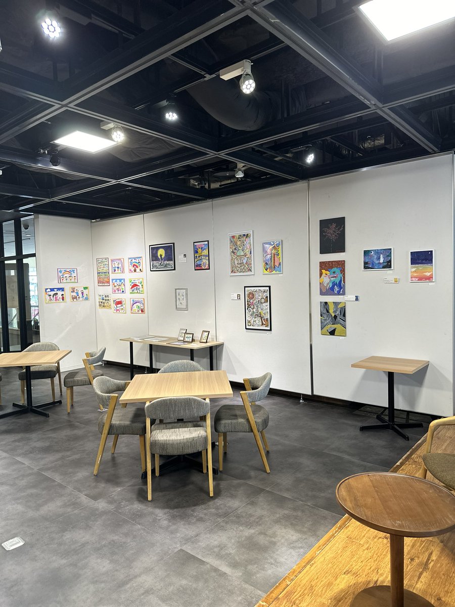 art_okinawa's tweet photo. 本日日曜日12:00-17:00迄となっております😊なかなか主催直販 #展示会 は少ないので、是非日曜日お待ちしております😃
#ドアレスアートオキナワ #ドアレスアート #沖縄タイムス #howlive #入場無料 #アート #イラスト #デザイン #沖縄 #那覇 #自立支援 https://t.co/FWRf3VCz7H