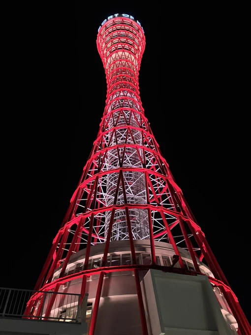昨日のおみやげ。人生初射的いっぱい取れた香り袋めっちゃ桜餅のいい匂いする 
