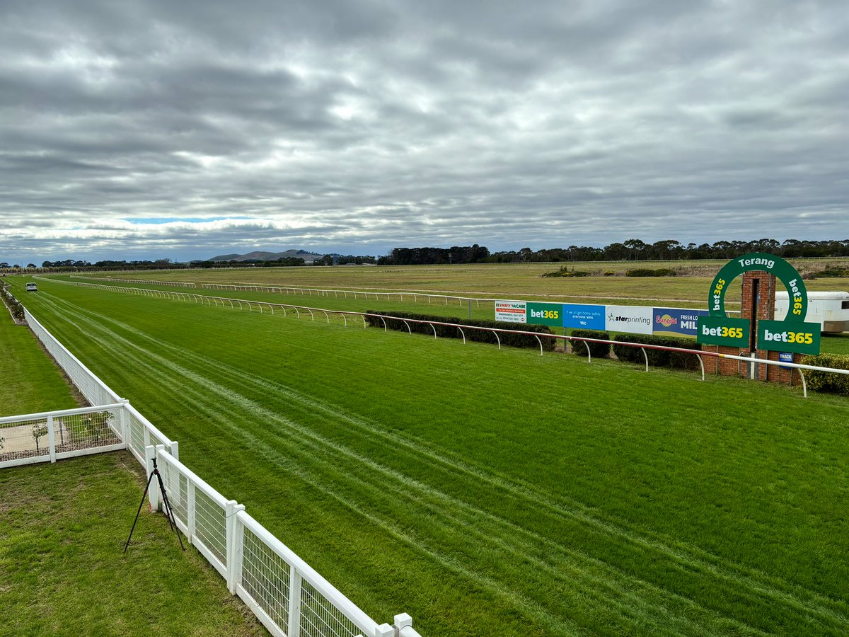 Big day of @Country_Racing with the Terang Cup & feature jumps at Pakenham, both key lead-ups to #TheBool. + Bordertown & Sha Tin. Live on @Racing with @HKhutchi, @jackson_sw and co.