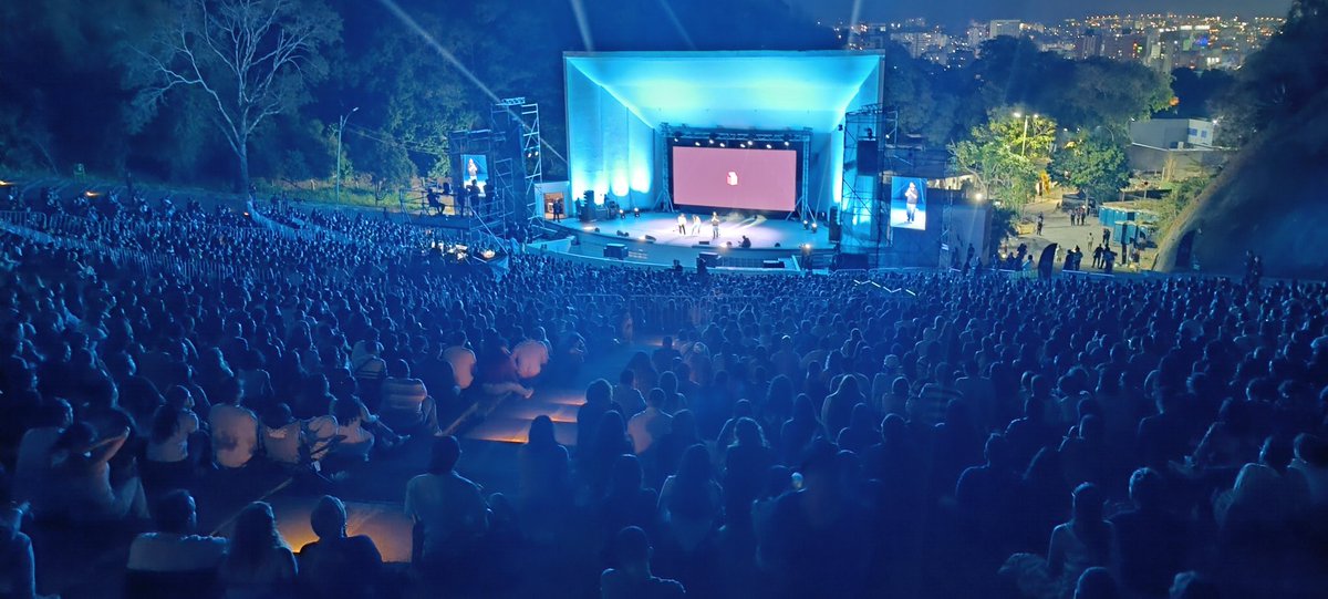 🥵🥵🥵🥵

Que bello cerrar la gira de <a href="/elcuarticopod/">El Cuartico</a> a casa llena.

Linda gira con <a href="/snoweventos/">SnowEntertainmentar</a> por Maracaibo, Valencia, Barquisimeto, Lecheria y Caracas.