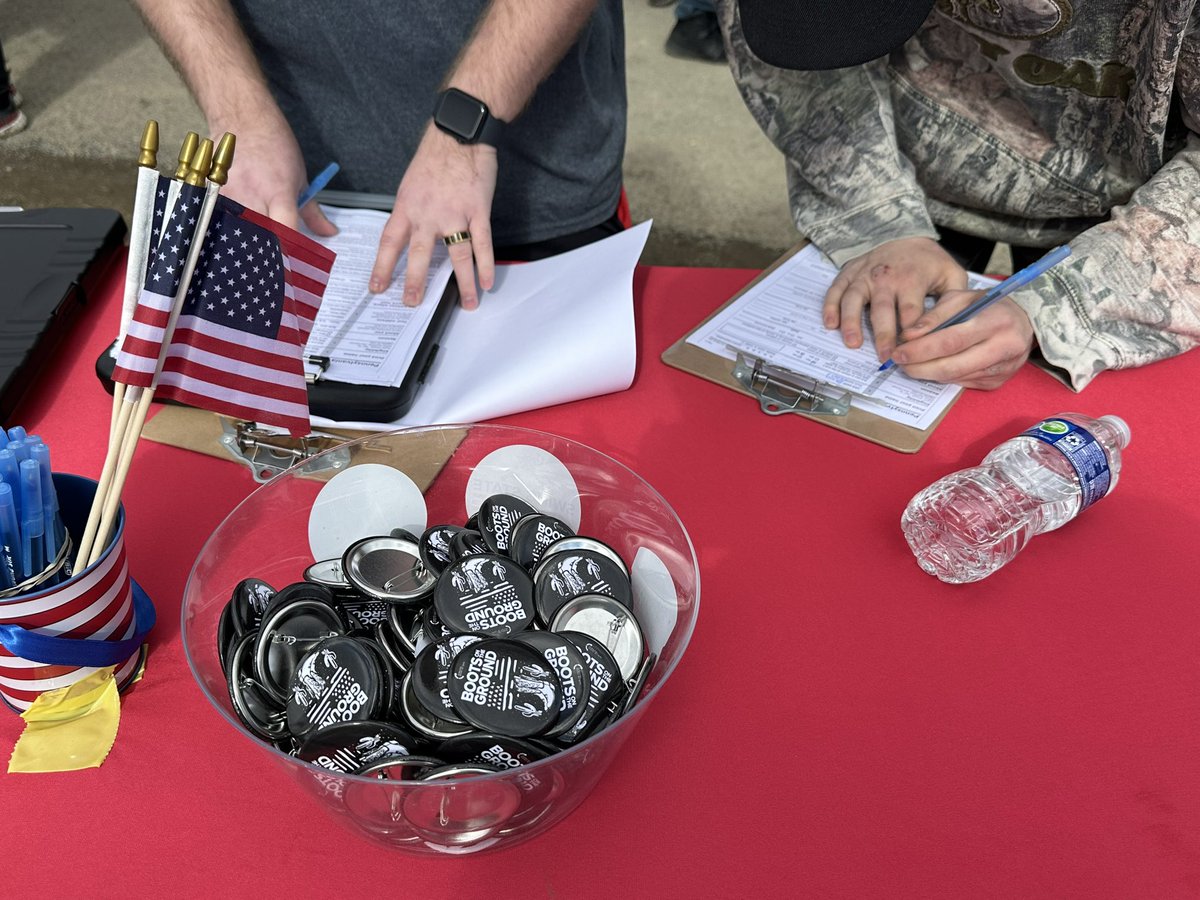 Schnecksville Trump Rally! Set up a table at the rally for @TPAction_ right in front of the entrance. We had a team that was registering voters and signing people up to get people involved. It was a cold, windy, and rainy day, but we got the job done! Thank you so much to…