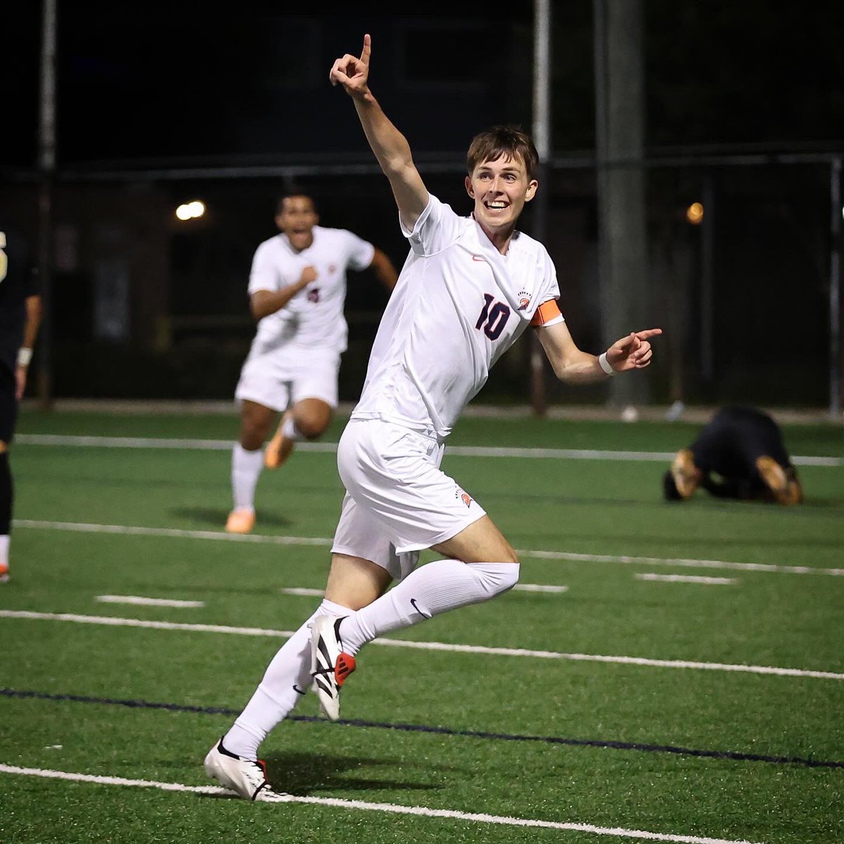 NUMBER ONE. AGAIN. 🧡💙

@SLsoccer reigns supreme for the second straight year! 

#SpartanNation #WeAre7L @KatyISDAthletic @kfinnesand @tascosoccer @LethalSoccer @50_50Pod @TylerTyre @densilva02 

📸: @BenSimiskey