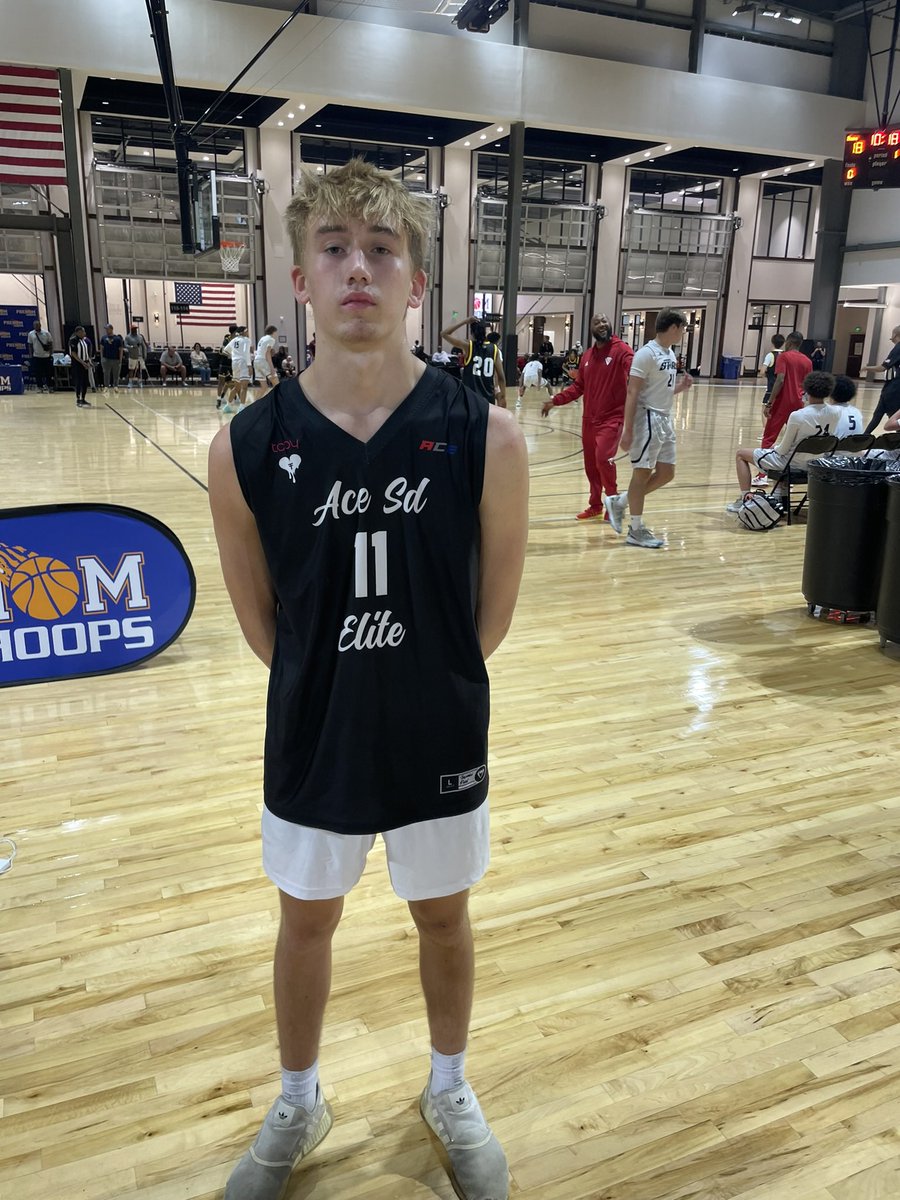 Marvin Ridge Basketball tweet media