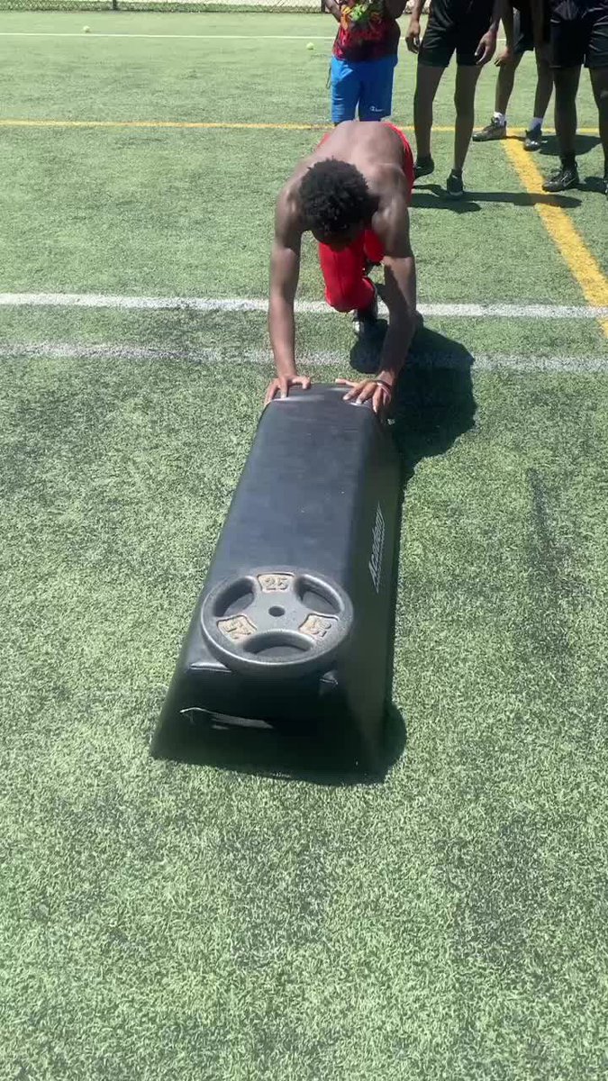 CB12____'s tweet photo. RT @yal2nn: Got some great work in today with @kyl3nnn @chad1ithersp00n @_thatkidky_ &amp; 

🏋🏾: @ https://t.co/Mv9CH7Jd6f