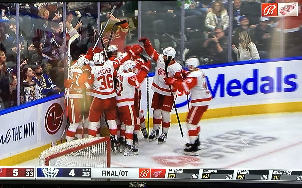 BradGalli's tweet photo. OVERTIME WINNER! Dylan Larkin scores and the Red Wings beat the Leafs, 5-4 https://t.co/aqGsoJutGV