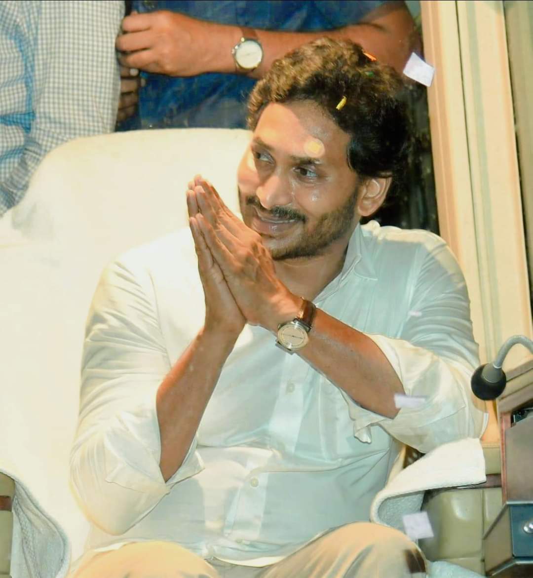 GattuBrothers's tweet photo. నీ దృడ సంకల్పానికి ప్రజా దీవెనలు ఎల్లప్పుడు తోడుగా ఉంటాయ్ సామి.. ❤️ @ysjagan

#MemanthaSiddham
#YSJaganAgain
#VoteForFan https://t.co/LsEgjl2zhD