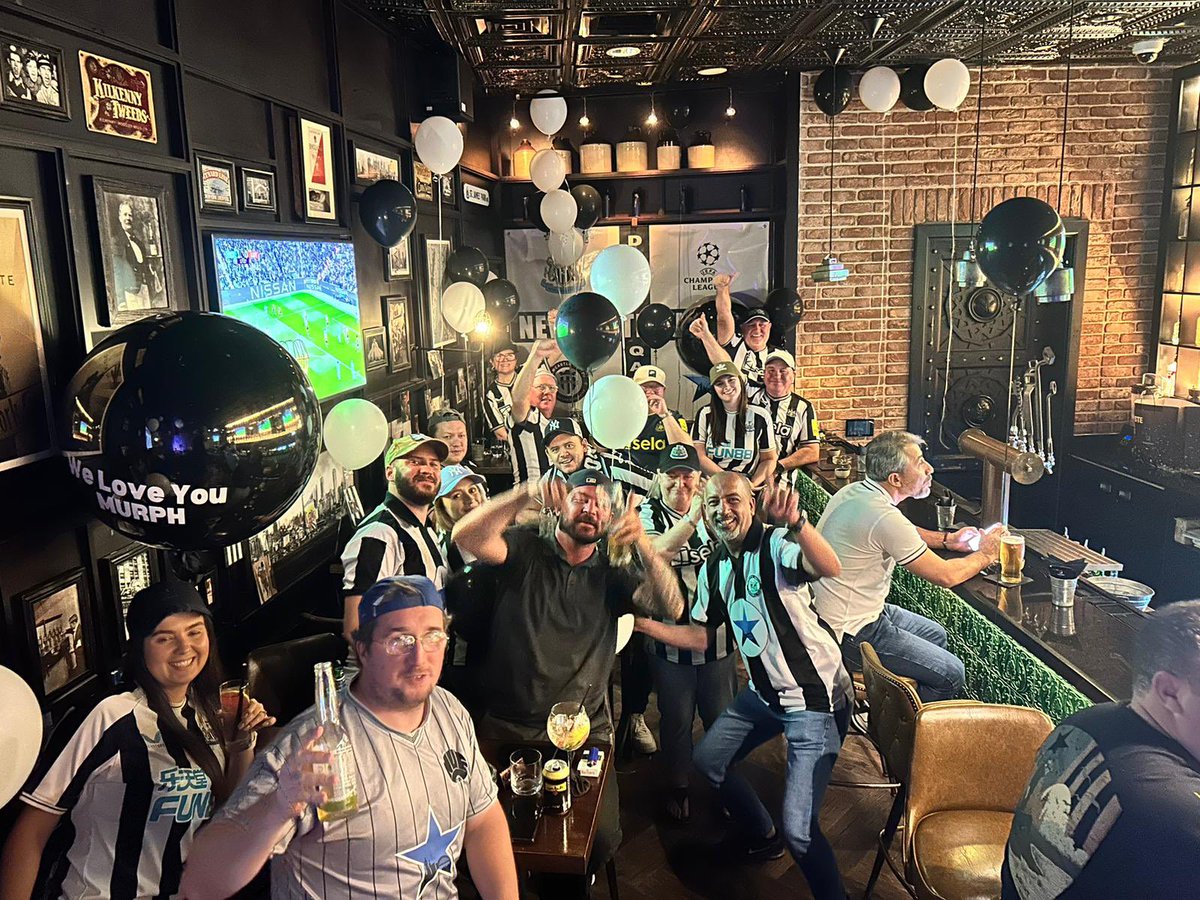 NewcastleQatar's tweet photo. This one was for wor Doha Mag Mark Murphy who passed away recently.
Gone but will never be forgotten.           
#DohaMags #NUFC
🙏🖤🤍🖤 https://t.co/wH7XXSeb0A