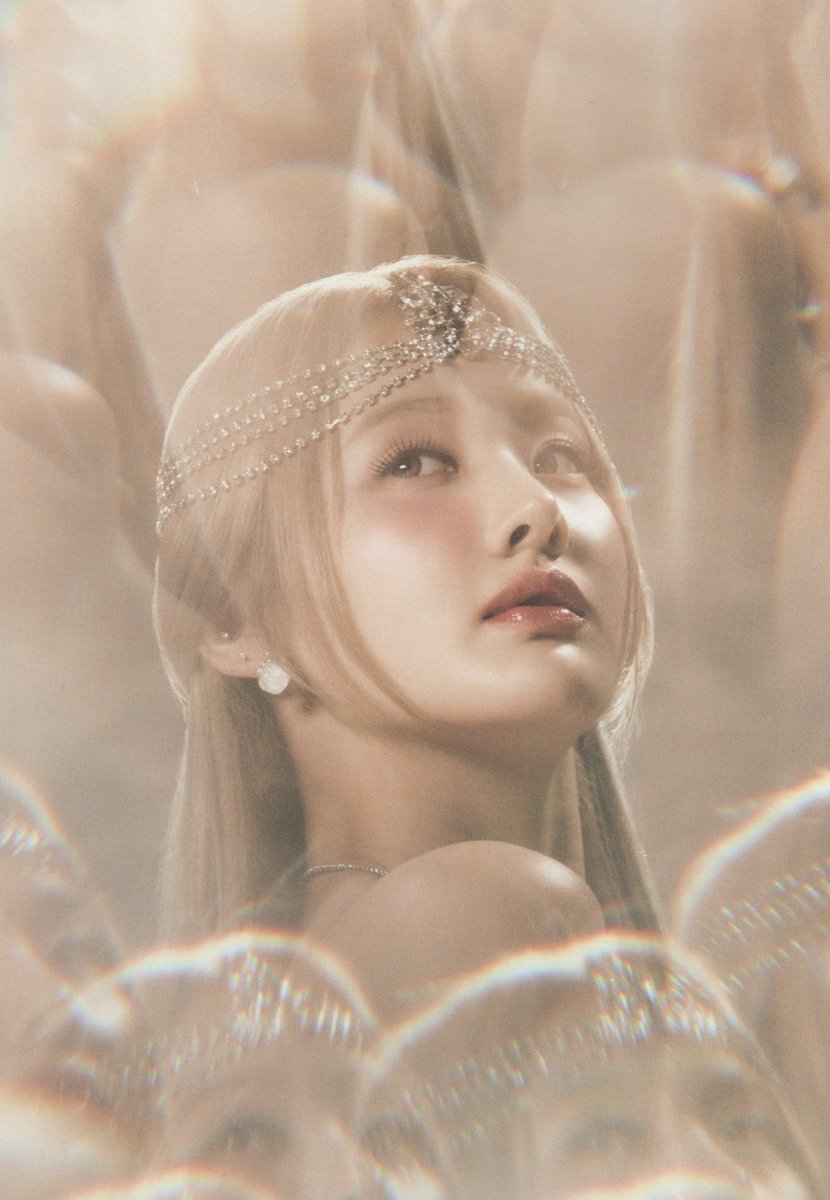 BelleShimBR's tweet photo. 📸 | DEUSA! Scans do photoshoot da #BELLE para o álbum físico Midas Touch.

#BELLE #벨 #KISSOFLIFE #키스오브라이프 #KIOF https://t.co/QIok3zm9jq