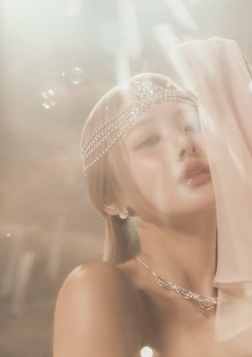 BelleShimBR's tweet photo. 📸 | DEUSA! Scans do photoshoot da #BELLE para o álbum físico Midas Touch.

#BELLE #벨 #KISSOFLIFE #키스오브라이프 #KIOF https://t.co/QIok3zm9jq