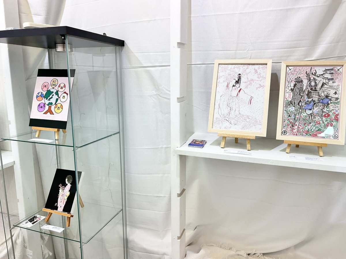 gallery3150's tweet photo. Gallery IYN

『 #MESSAGE_OSAKA2024 』展

3日目です📮💌🕊

展示風景はHPより！

通販対応はIYN公式LINEから！
https://t.co/5iSdpuMkJZ

11時〜18時まで！
よろしくお願いします！
 #IYN  #イラスト好きな人と繋がりたい https://t.co/5VCYzmzX7o