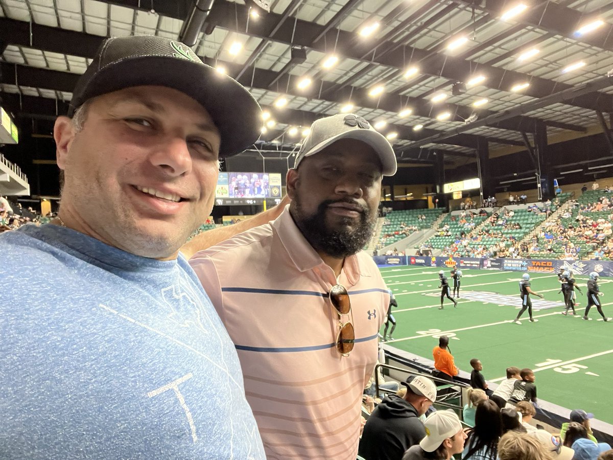 Out here in Frisco showing love to the @IndoorFL with my guy Perry Boler 🦌