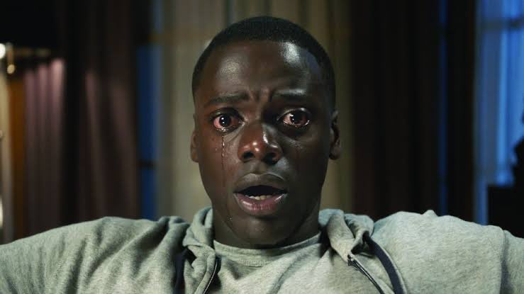 kiwilake_'s tweet photo. Jordan Peele เป็นผกก.ที่ทำหนังสยองขวัญไม่เหมือนใครจริงๆ โม้เม้นตลกร้ายคือทำออกมาโคตรลงตัว อีกอย่างคือแกมีเซนส์ในการสร้างจังหวะ wtf ในหนังดีมากกก ที่สำคัญคือหนังทุกเรื่องของแกมันเป็น allegory ของบางอย่างหมดเลย พีลแม่งอยู่ระดับอภิหาเซนเซย์แล้ว https://t.co/6KtCvckXiS