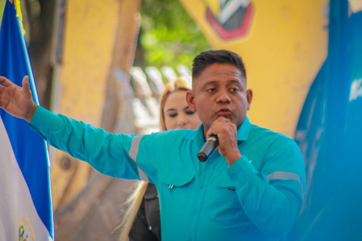 vero1alcaldesa's tweet image. #ProgresoParaTodos | Este día llevamos una importante presentación de la obra que actualmente se está ejecutando, y se desarrollará a través de los días. Junto a mi querido pueblo del Alto El Roble le hemos cumplido a nuestra gente. 🙌🇸🇻