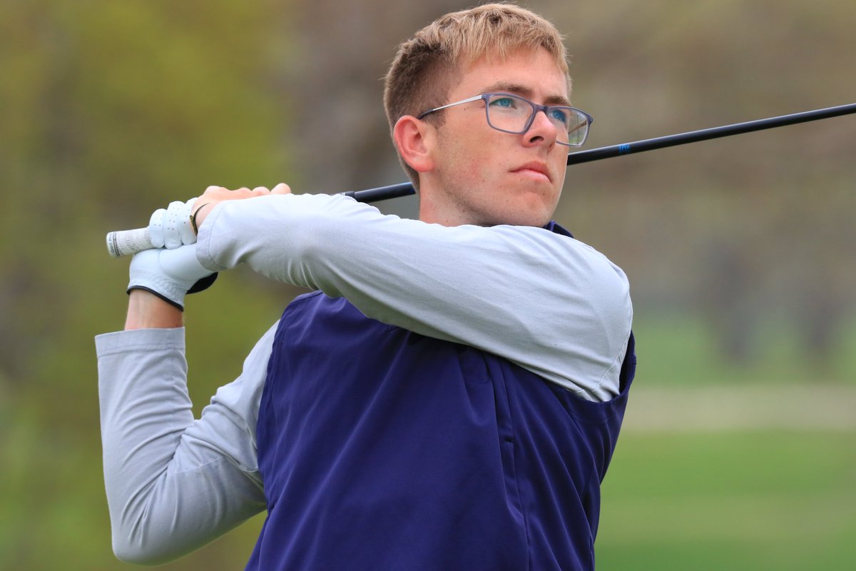 Cunningham Leads Racers In First Day of Hawkeye Invitational ⛳️ Sunday's final round begins at 8:15 a.m. 🔗Recap: t.ly/WstLe 🔗Live Scoring: t.ly/e6AIT #GoRacers 🏇