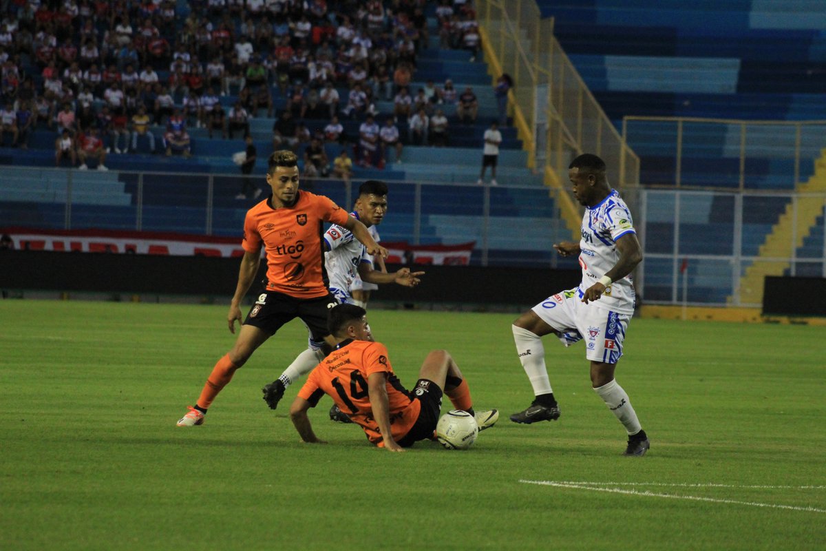 2T⏱️- Gol de Águila 𝗔́𝗴𝘂𝗶𝗹𝗮4️⃣-2️⃣ 𝗙𝗶𝗿𝗽𝗼 #LAFirpo | #AGUvsFIR