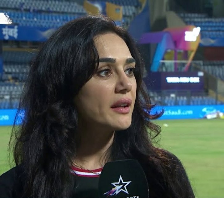 KollyCensor's tweet photo. Preity Zinta 🎙 : I will bet my life to get Rohit Sharma if he comes in mega auction.We are only missing a captain in our team who brings on some stability and champion mindset [Star sports] https://t.co/ORMlKSEi8h
