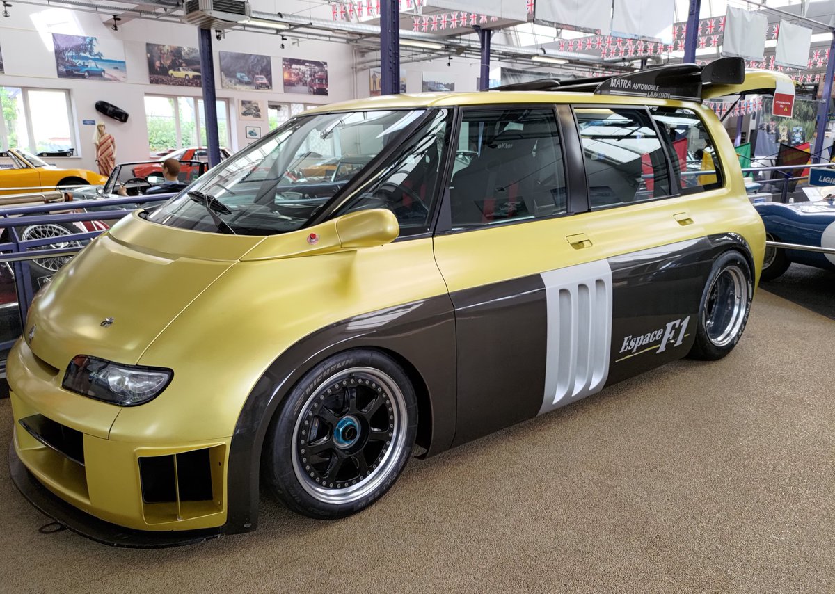 QJelleret's tweet photo. Cette semaine, je vous repartage par plaisir quelques photos du Renault Espace F1 que j'ai eu l'honneur d'admirer 3 fois l'an dernier et que je devrais encore admirer cette année 😉.

#Renault #Vehicle #cars #automobile #Automotive #RenaultEspaceF1 #Monospace #Minivan #France https://t.co/66aIeoh9gc