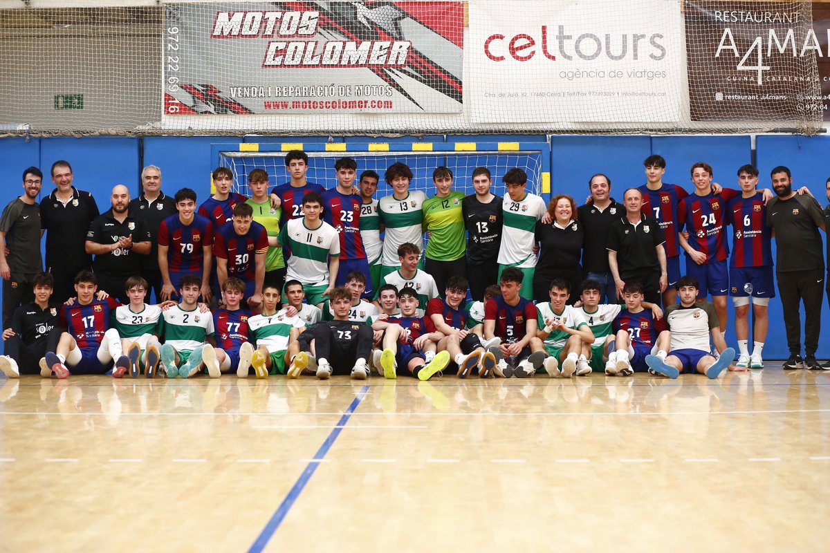 handbolbordils's tweet photo. Handbol. Juvenil.
Ahir, a les semifinals del #Top6Cat els nostres nanos no varen poder plantar cara al @FCBhandbol A, i avui diumenge a les 16:15 jugaran per aconseguir quedar tercers.
Us esperem a una gran festa de l'handbol! https://t.co/VobKmA4pVz