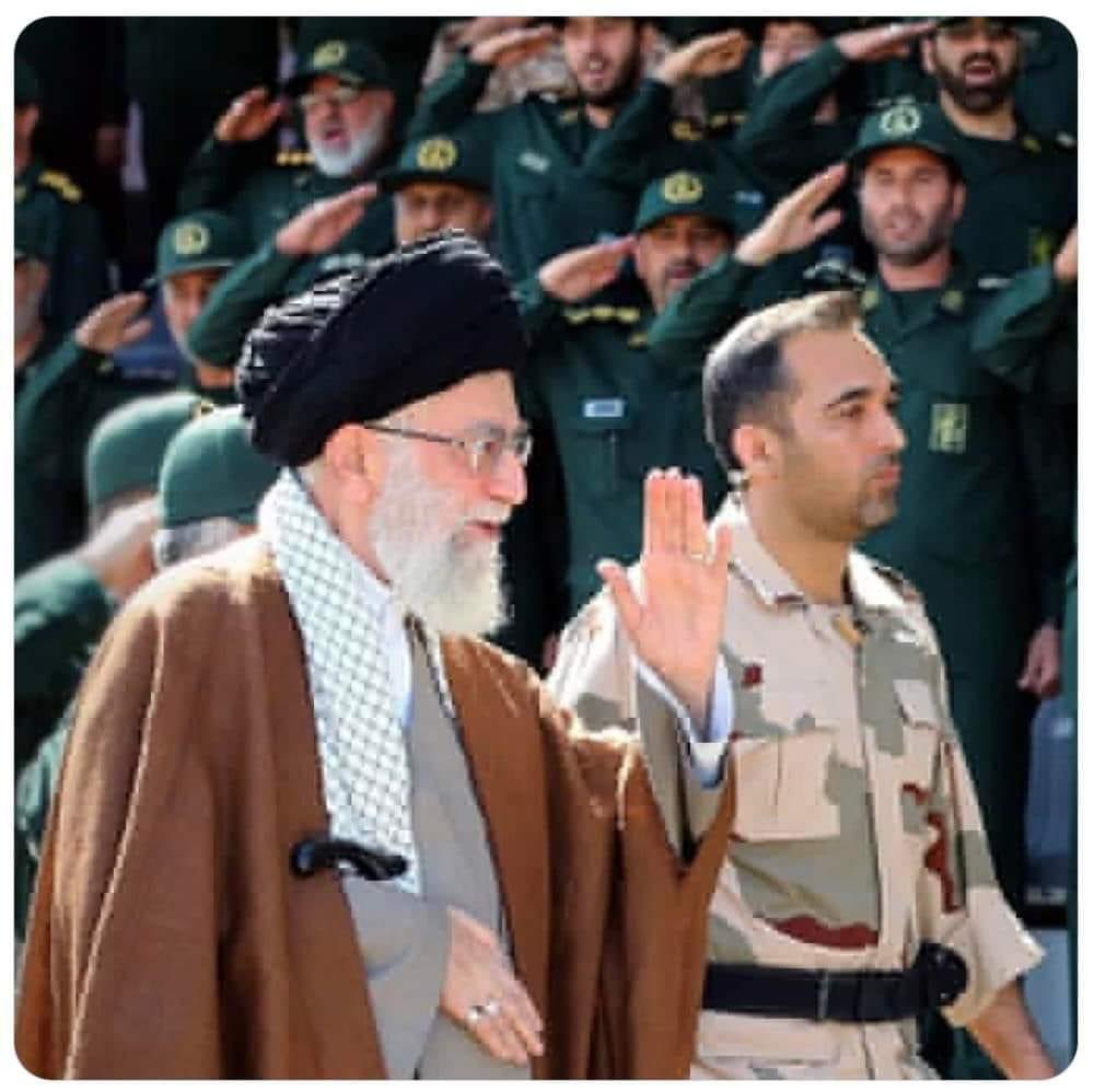 وَ مَا رَمَیۡتَ اِذۡ رَمَیۡتَ وَ لٰکِنَّ اللّٰہَ رَمٰی

جس وقت تم نے کنکریاں پھینکی تھیں تو وہ تم نے نہیں پھینکی تھیں بلکہ الله نے پھینکی تھیں۔