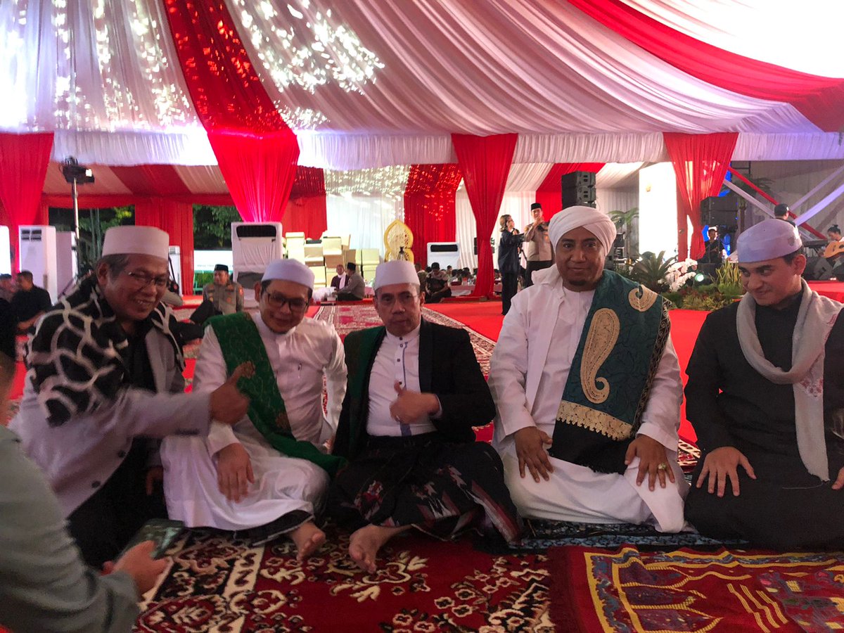 Pimpinan Perguruan Islam As-syafi'iyah Bukber Romadhon Kareem bersama TNI & POLRI (untuk bersama membangun Negeri RI tercinta 💞)