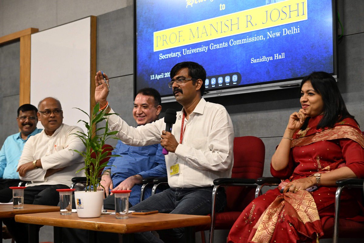 TweetJoshmanish's tweet photo. Visit to @SACMangaluru is refreshing. Many best practices. Students interaction managed by students &amp; president of student council on dias with us. Very good ideas from smart students and highly qualitative faculty. Runs community radio. Great legacy strong alumni. Best wishes. https://t.co/ef9GQ711O4