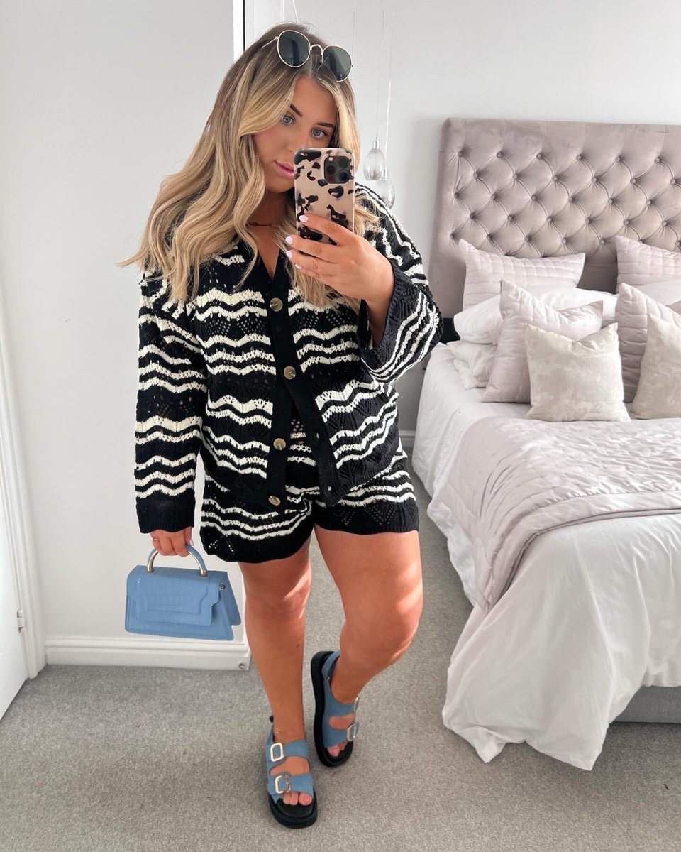 The must have crochet set from @staceysolomon collection😍 @stylebydanielle_ looks beautiful wearing the 'Knitted Chervon Co-Ord' from Staceys recent range🥰 This is gorgeous for your city breaks, beach cover ups, lounging around and much more! There isn't much left so be quick