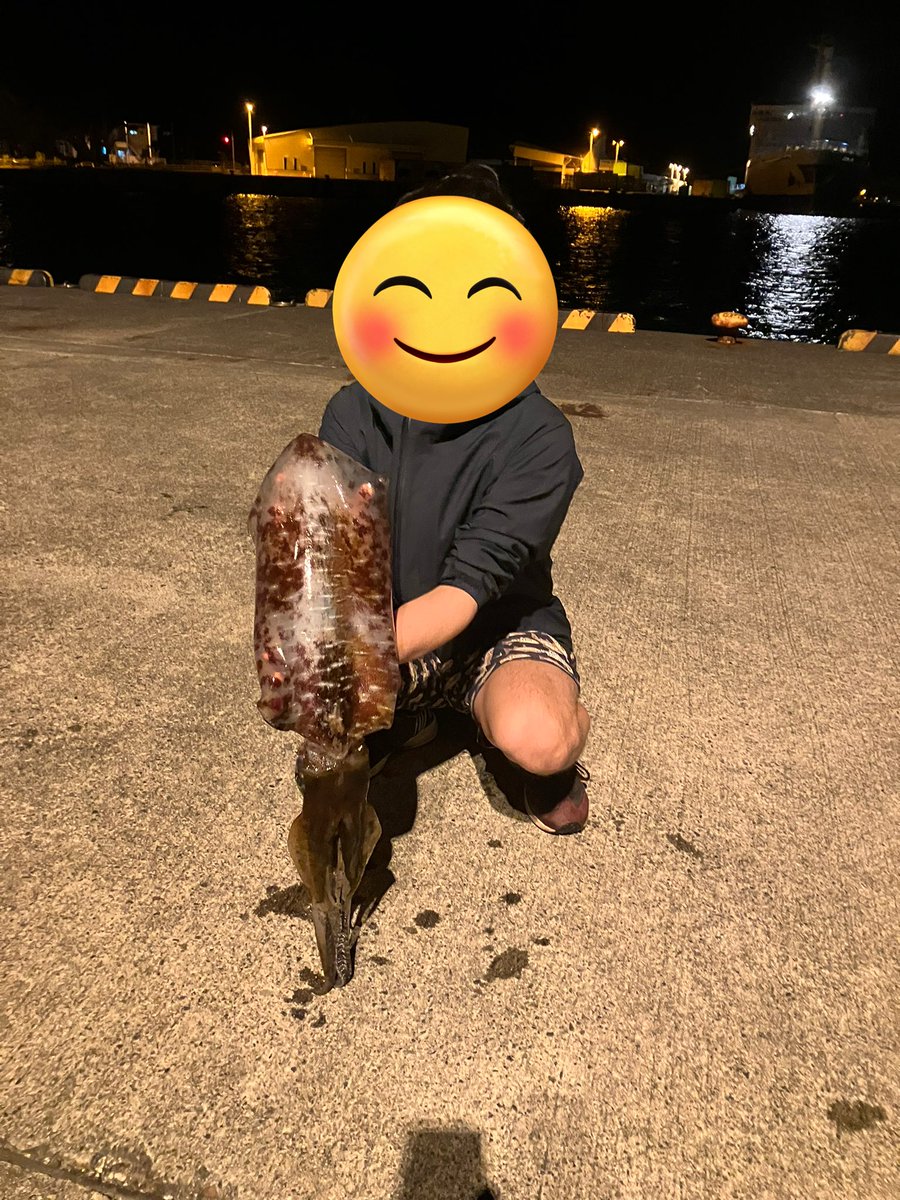 fishingrx782's tweet photo. アオリイカ2.3キロ🦑 https://t.co/hIy0azd27r