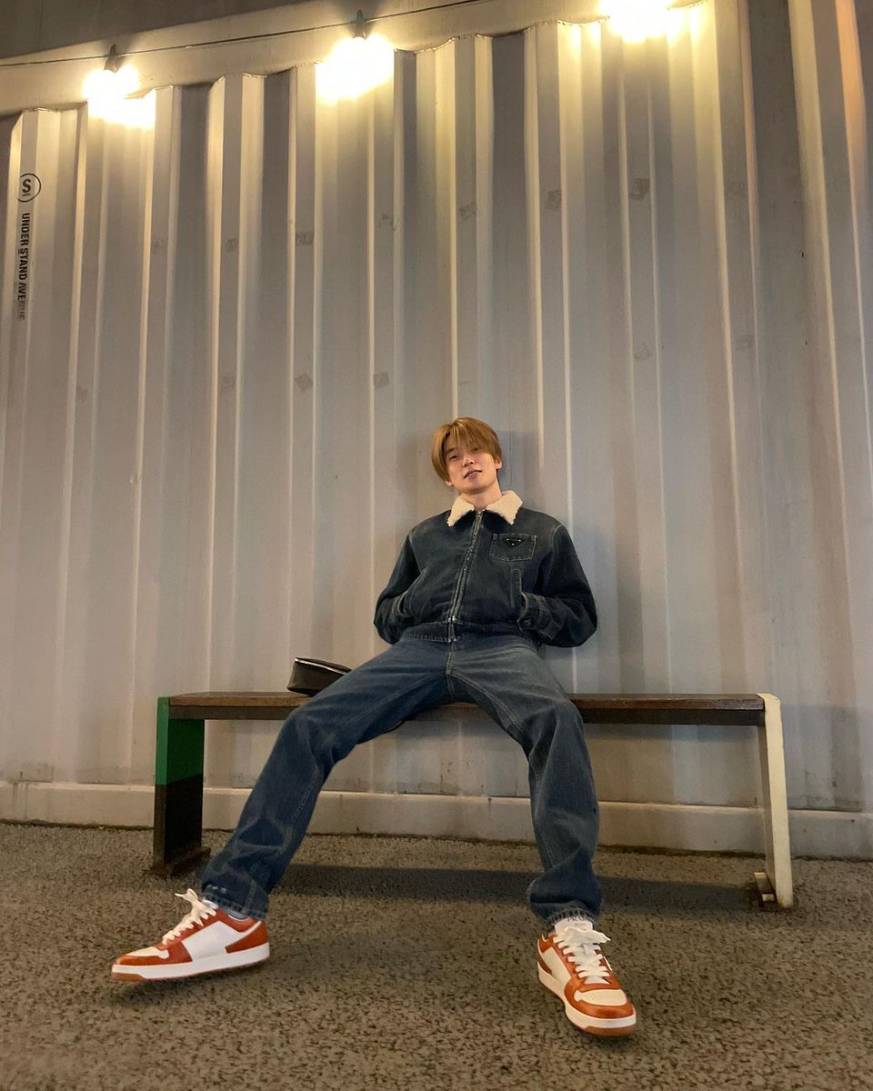 ademon's tweet image. Come, sit on my lap