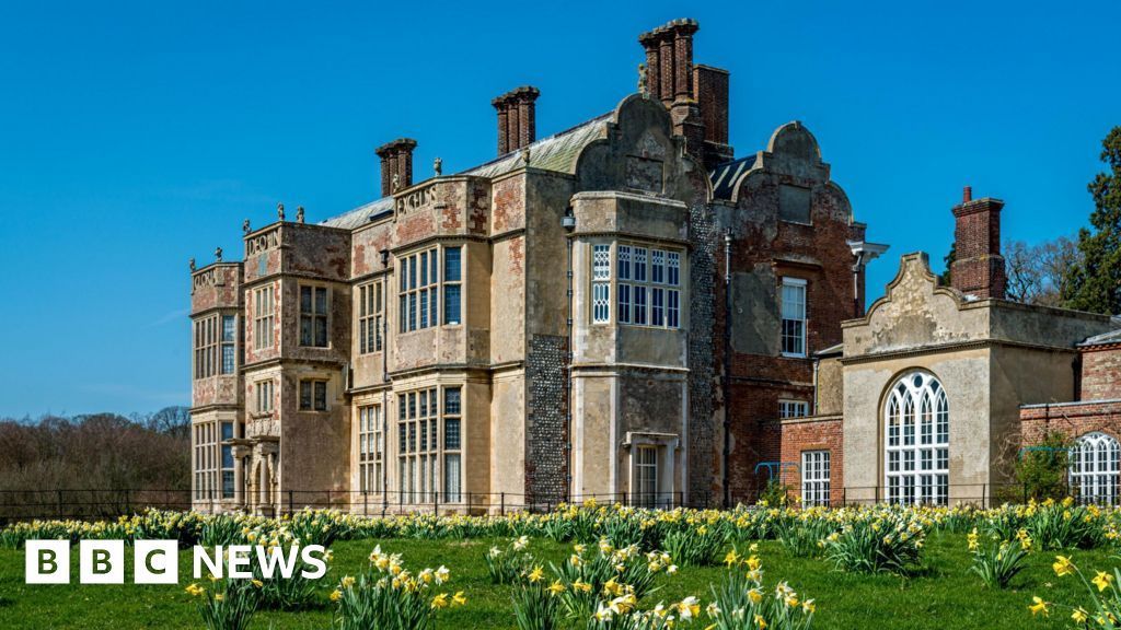 The National Trust says income from the sale of wallpaper inspired by 19th Century designs at one of its houses will help safeguard its properties for years to come. buff.ly/3SJFQL6