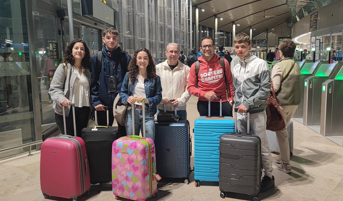 IES Els Évols tweet media