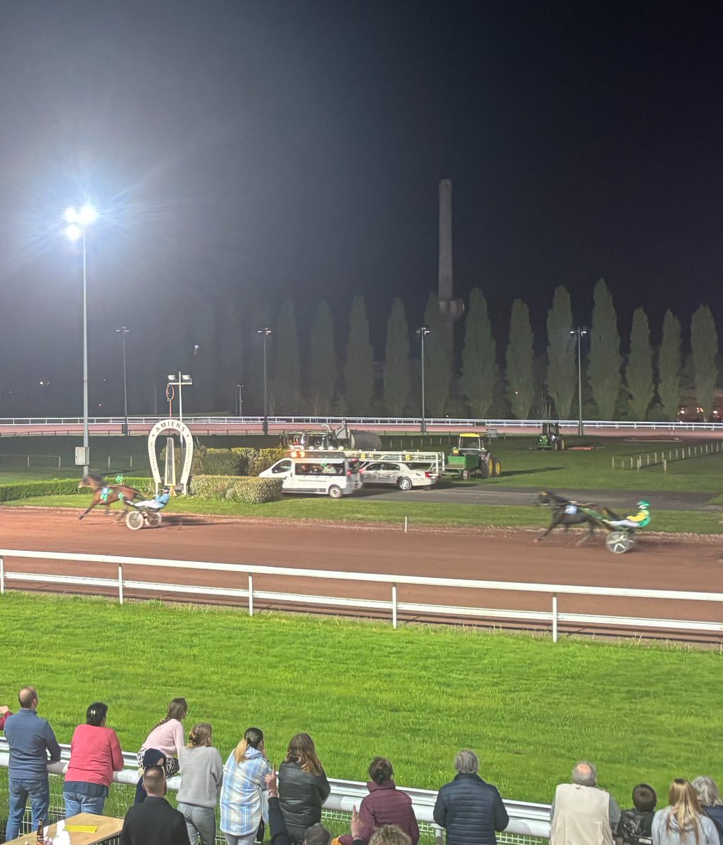 Mitchonthefire's tweet photo. Belle soirée hier à Amiens avec la team Thibaut Barassin et la magnifique victoire de Lover Adema 🥇😊 https://t.co/07CROxTOWT