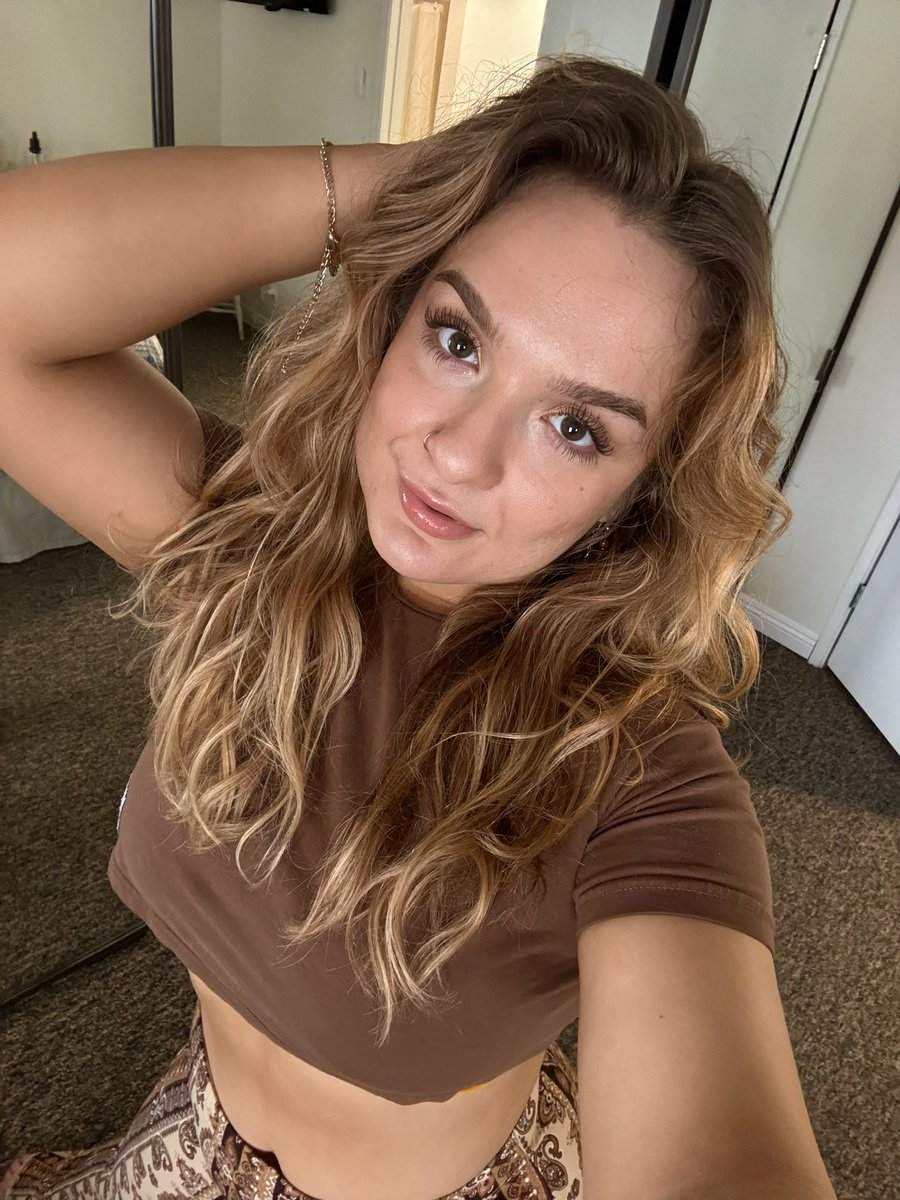 serenitayta's tweet photo. in a space of feeling Kinda Hot! https://t.co/Ez9iaMWRXb