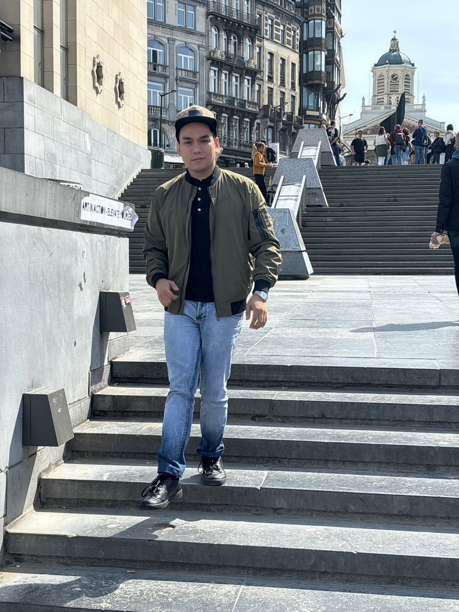 Pogs001's tweet photo. w/ jetlag look. ๐
๐ง๐ช
๐Mont des Arts, Bruxelles.
#PogsWanders #Brussels #Belgium https://t.co/5uReuvBGOT