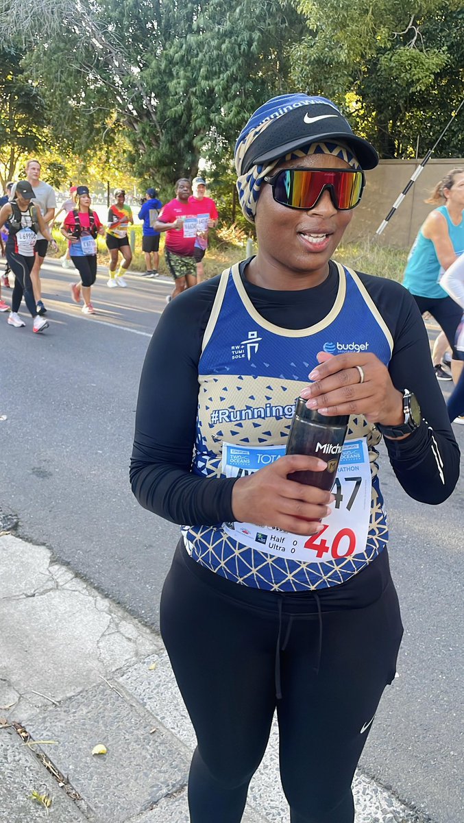 RunningWithTum1's tweet photo. Water point stop, still looking fresh after covering 17km, 4km to go member, well done, keep pushing 🙌🏾✨ #RunningWithSoleAC #RunningWithTumiSole #TTOM2024 @budgetins https://t.co/nvLikkgyNl